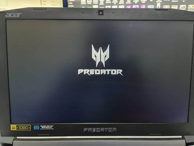 Quickly press F2, F10 or F12 keys at the screen showing your system manufacturer』s logo